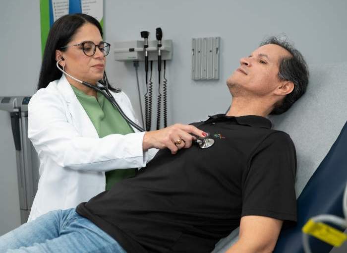 Dr. Lidia Sancez with patient (700 x 510 px)